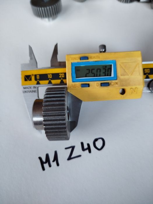 Koła zębate M1 Z40 M1 Z30 otwór przelotowy fi 12mm ,rowek