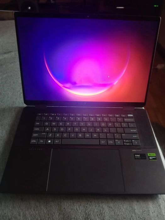 Laptop HP SPECTRE 16 x360 rtx 4050 OLED