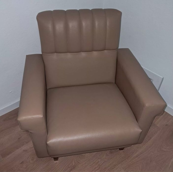 Sofas pequenos em bom estado