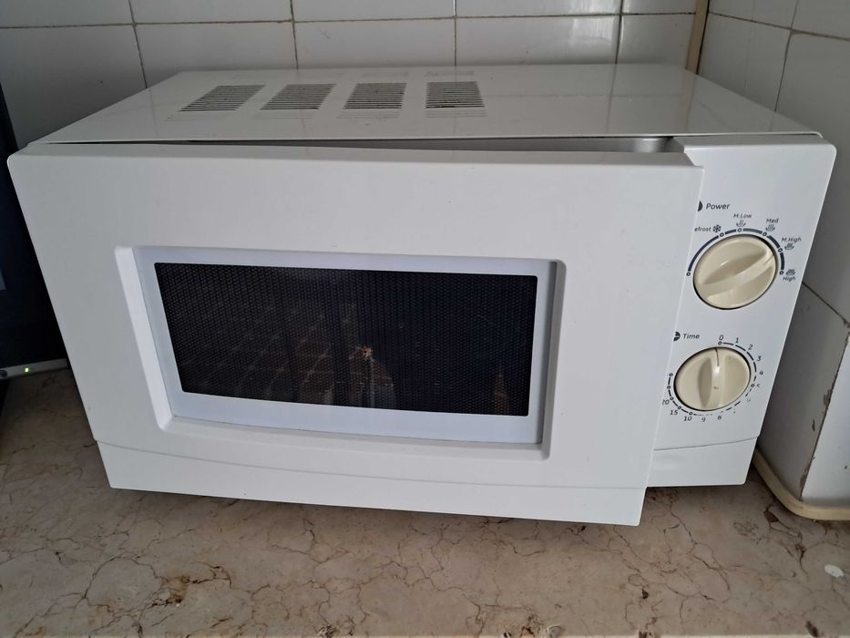 Microondas em funcionamento