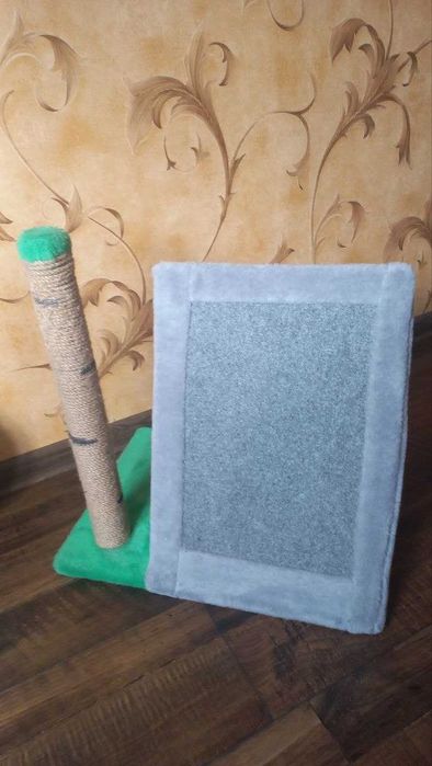 Кігтеточка з будиночком для кота