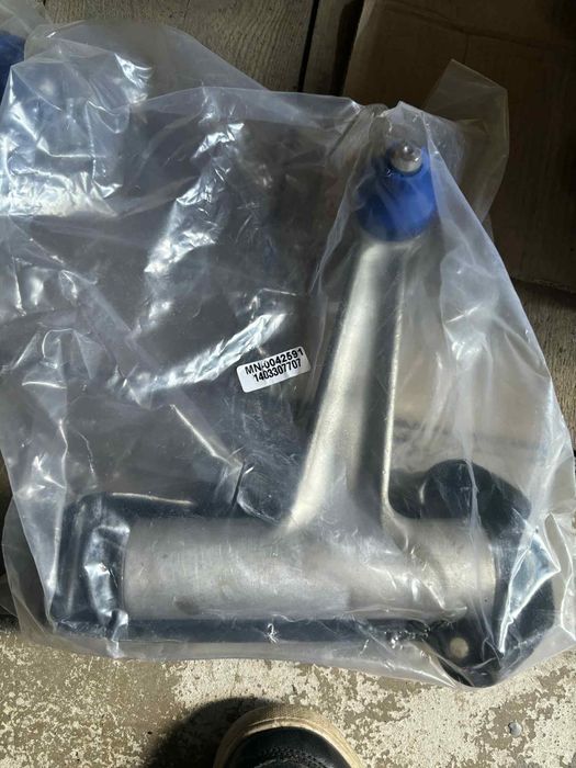 Ричаг шарова рульва Mercedes W140