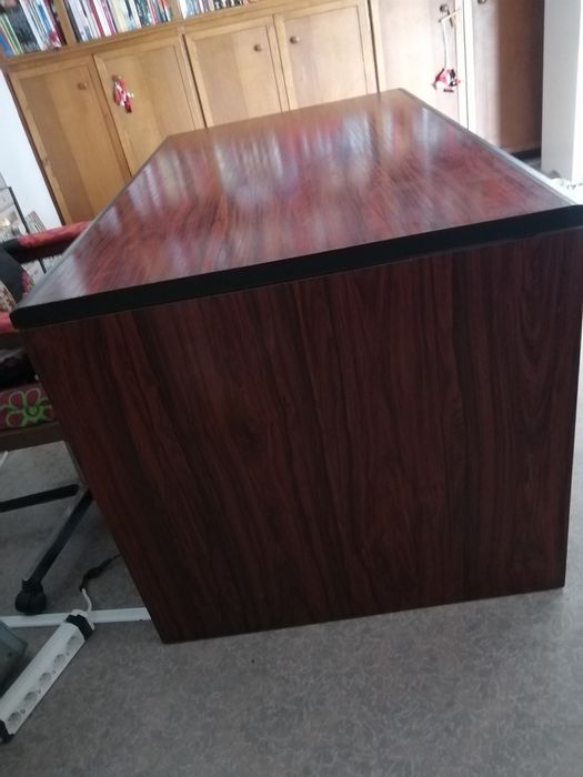 Secretaria Grande e muito Robusta