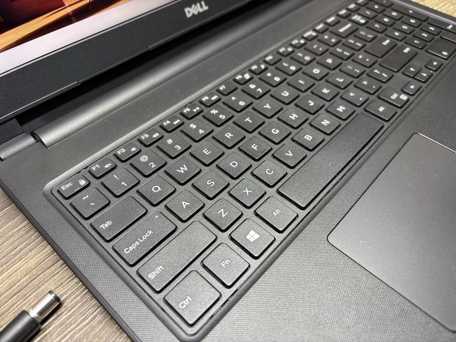 Dell Inspiron 15-3567 i3-7100 8gb DDR4 512gb SSD