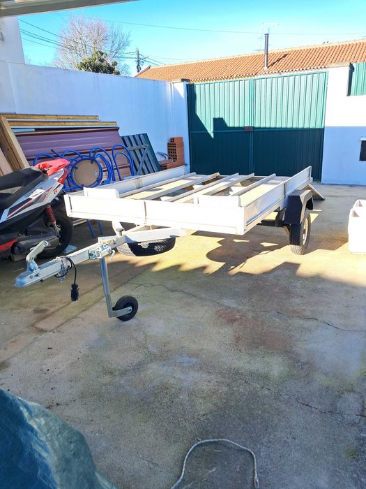 Vendo atrelado para motas