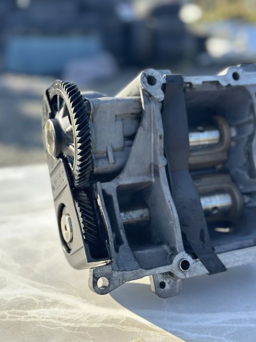 Масляний насос маслянный насос приёмник  BMW E46 M47N 2.0 Дизель Баланс вали