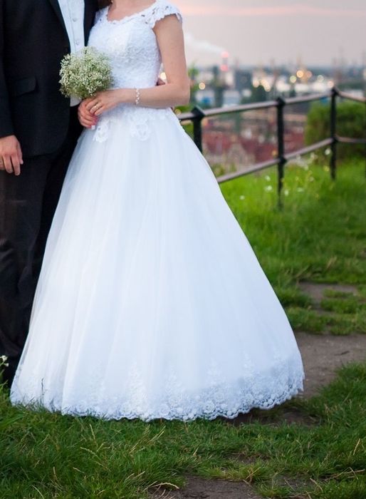 Suknia ślubna księżniczka koronkowa