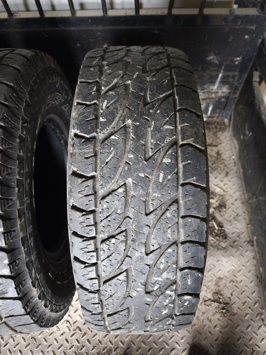 Pneus Bridgestone dueler AT 31 10,5 R15