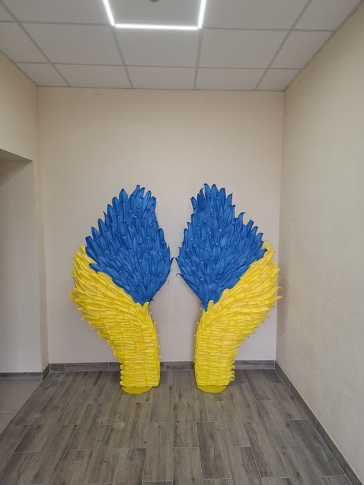 Продам крылья патриотические  для фотозоны.
