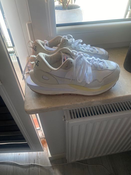 Buty Nike białe z dwoma rodzajami sznurowek