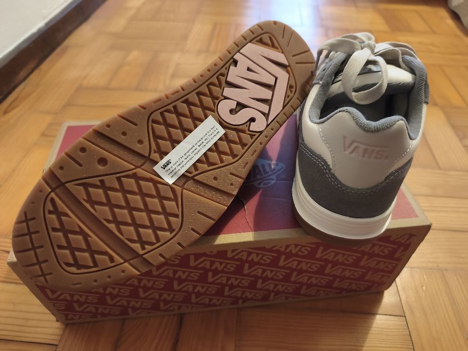 Vans Uplander 44