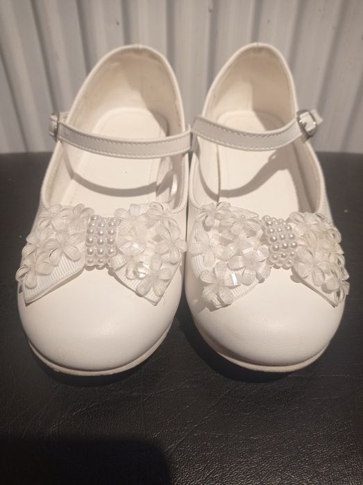 Buty komunijne rozm. 32 białe dla dziewczynki kokardy