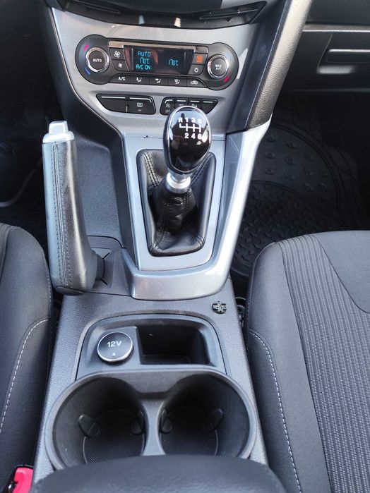 Ford Focus 1.6 TDCi Titanium | Apenas 84.000 km (Livro Ford) | Estaciona Sozinho (Park Assist)