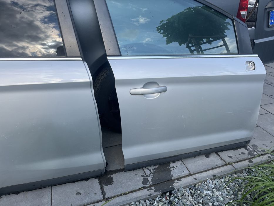 Drzwi prawe ford kuga mk1 srebrne kompletne