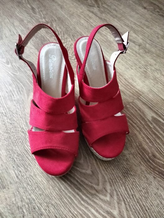 Sprzedam buty rozmiar 38 nowe bez metki