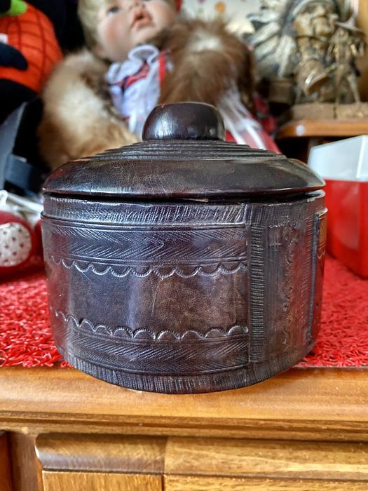 Африканская шкатулка из кожи буйвола, ёмкость оббитая кожей