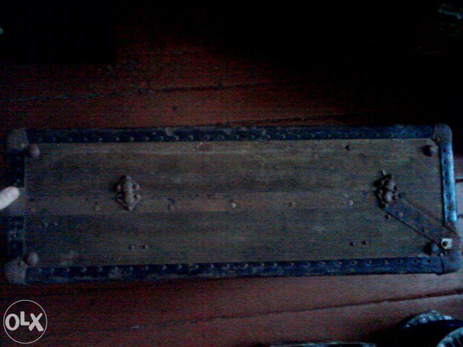 Чемодан старинный