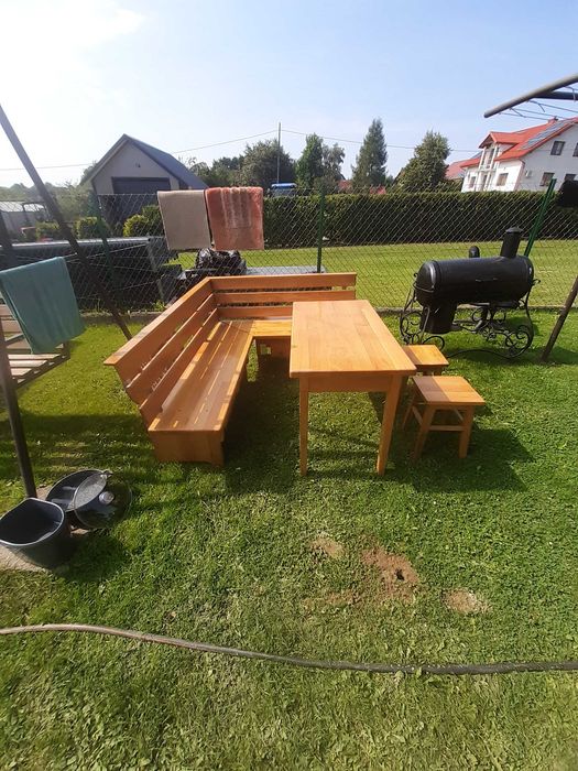 Naroznik debowy  stol i taborety