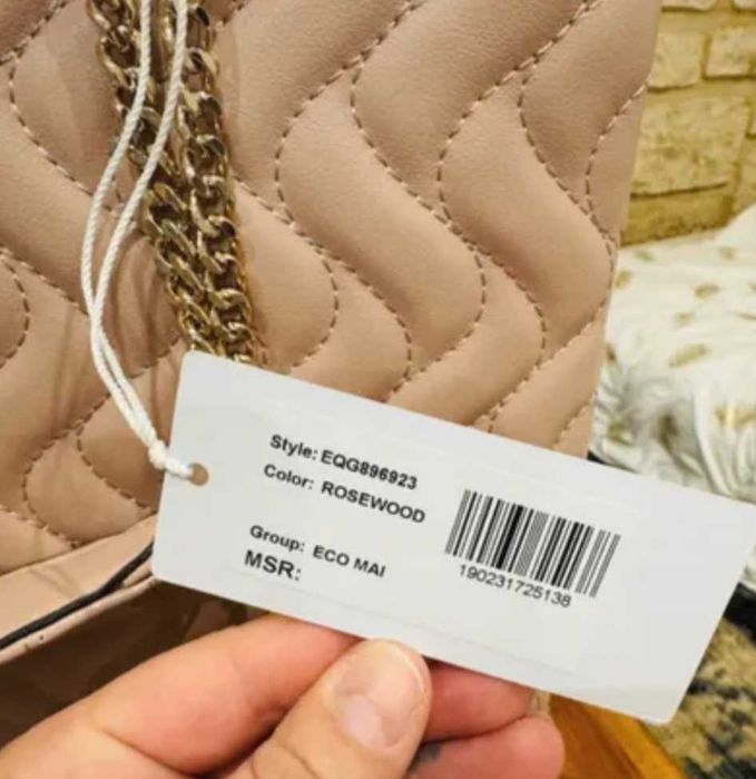 Mala Guess verdadeira nova c/ etiqueta