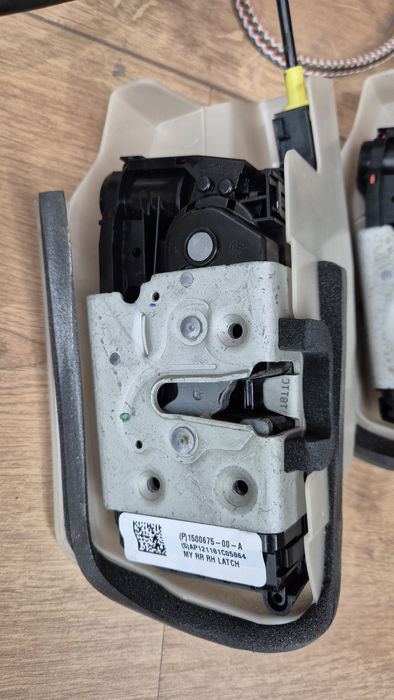 Замки для Tesla Model 3/Y