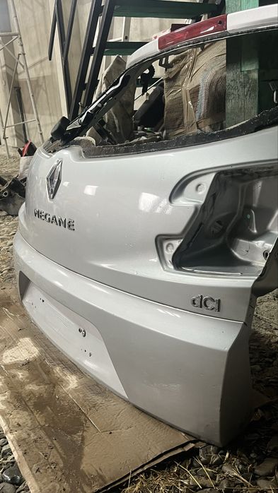 Кришка багажника рено меган 3