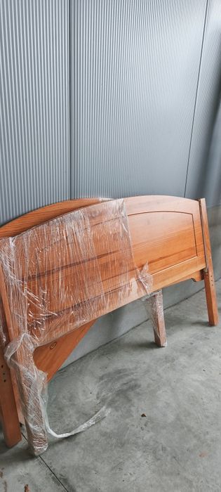 Cama solteiro com estrado