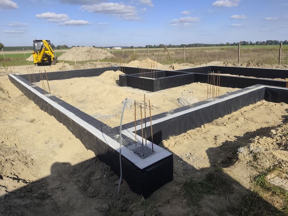 Budowa domów, stany surowe otwarte, ocieplenia budynków.