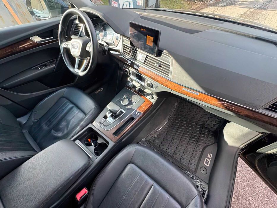 Audi Q5      2020