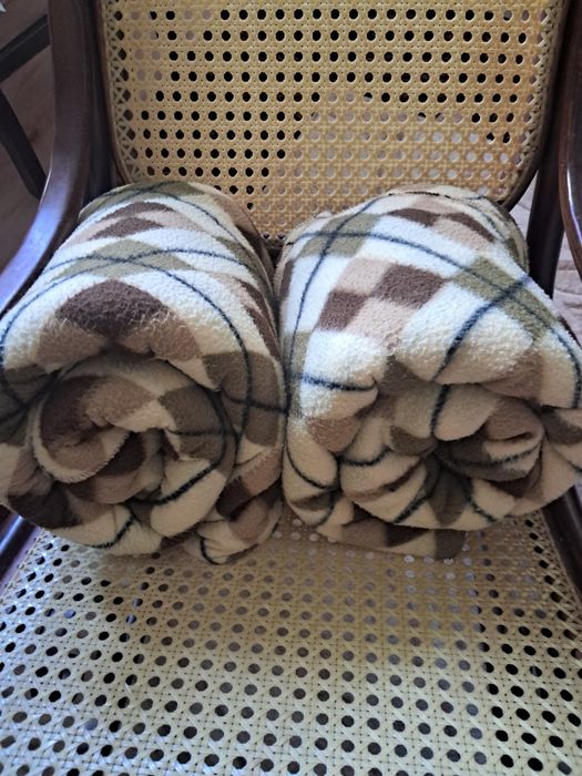 Dwa duże koce w kratę romby brązowy kremowy kaki