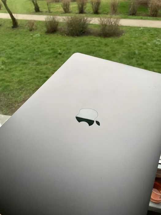 Macbook Pro Igual a NOVO Para Estudante - Bateria 95%