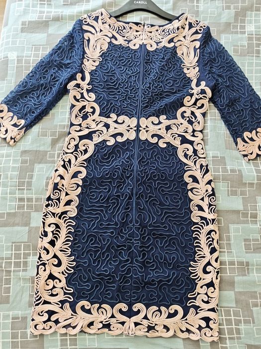 Vestido Azul Marinho com Bordados Soutache e Paetês – Deslumbrante e muito rico em detalhes