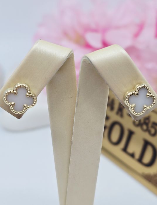 Złote kolczyki wtykane białe koniczynki próba 585 14k