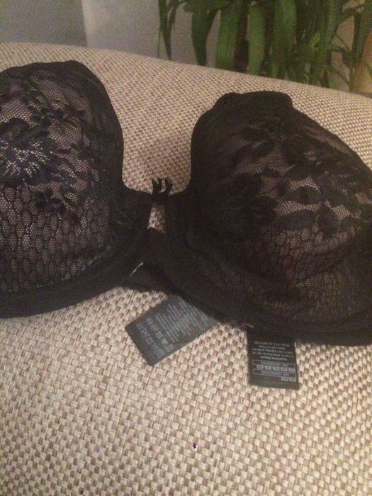 Biustonosz firmy FF , świetny model , rozmiar 75D