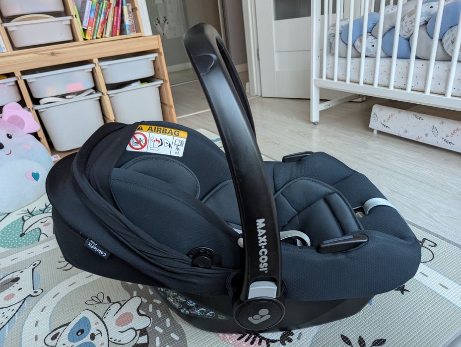 zestaw Maxi Cosi baza familyfix + łupina cabriofix + fotelik pearl