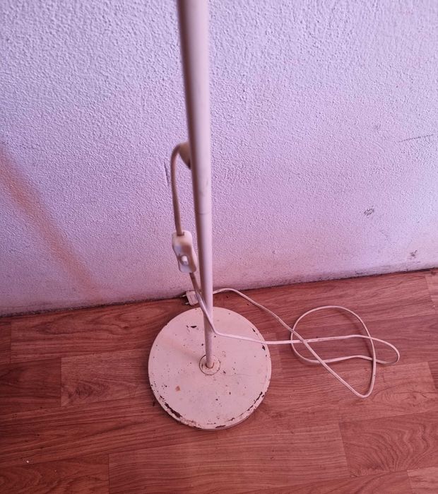 Candeeiro Antigo de pé para pequeno restauro