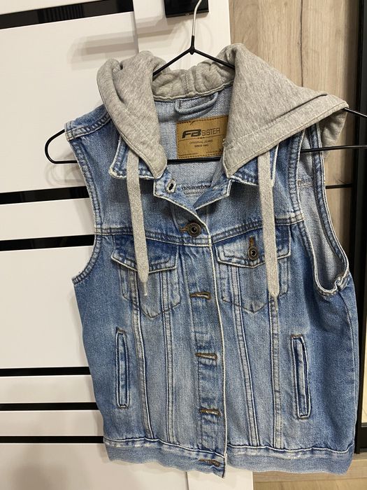 Джинсова жилетка
