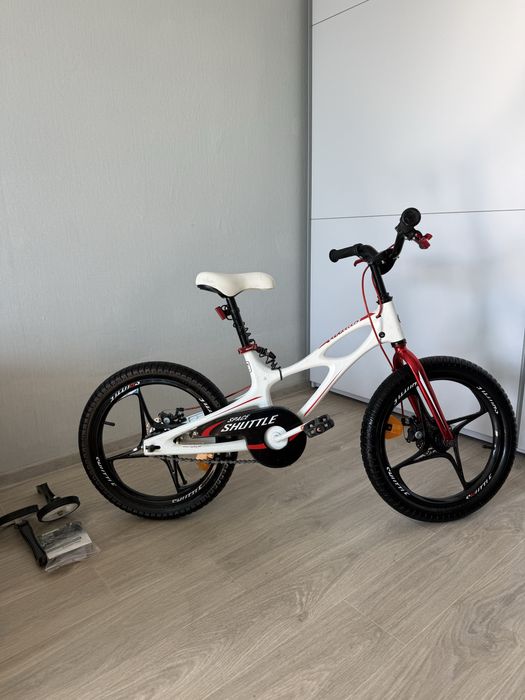 Дитячий велосипед 18" RoyalBaby Space Shuttle Magnesium, білий. Від 4-7 років