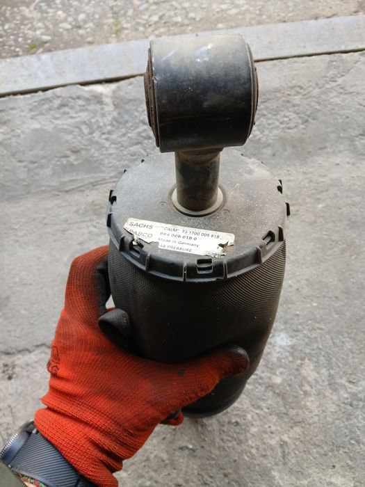 Подушка амортизатор кабіни MAN TGA TGX TGS