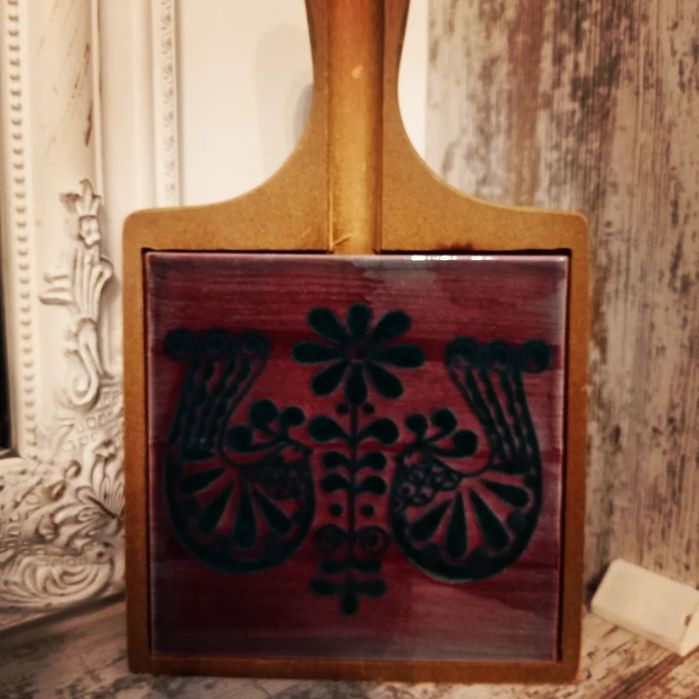 Deska do krojenia serów.