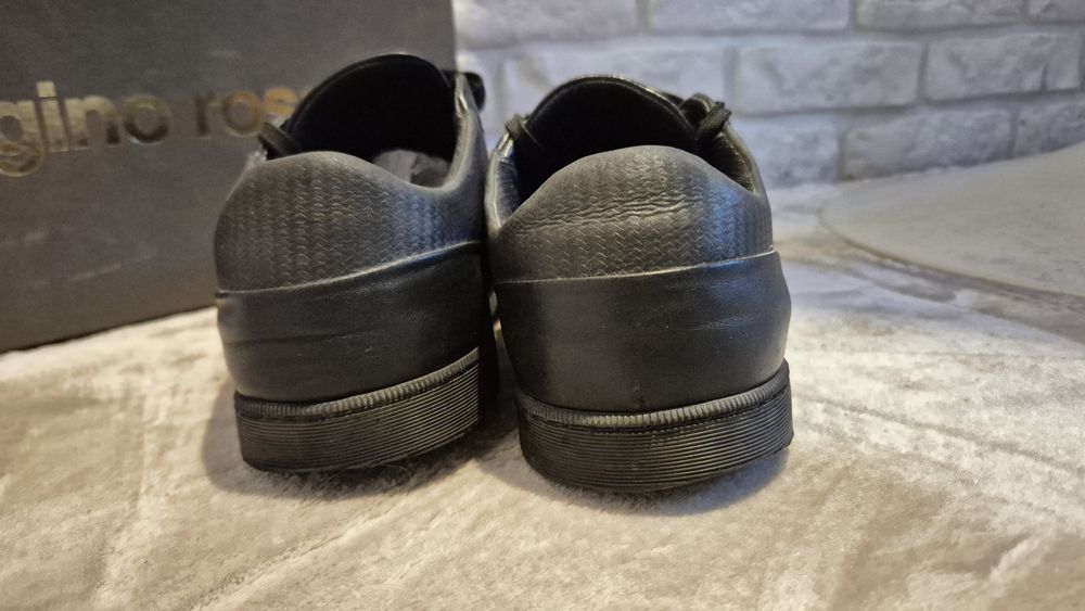 Sneakersy Gino Rossi jak nowe