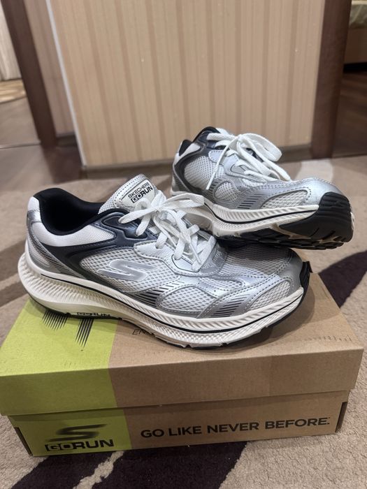 Кроссовки Skechers 42.5