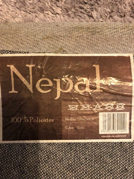 Carpete 2,00X2,60 cor cinzenta