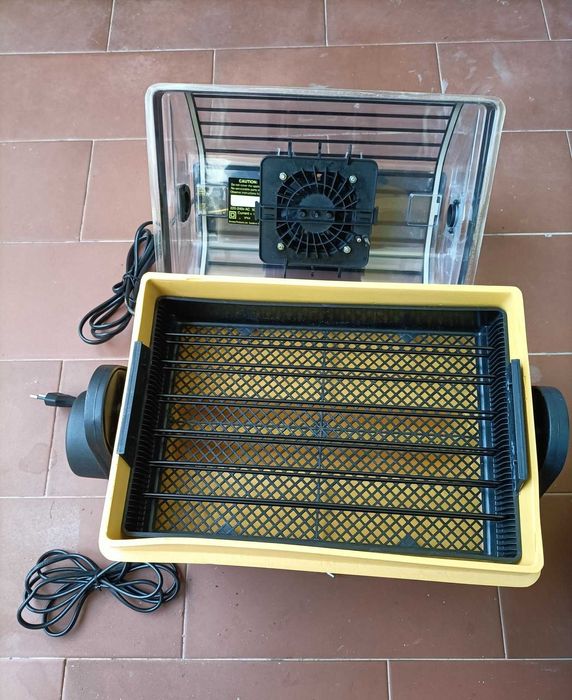 INCUBADORA Brinsea OCTAGON 20 Automatica 24 ovos. C/o nova
