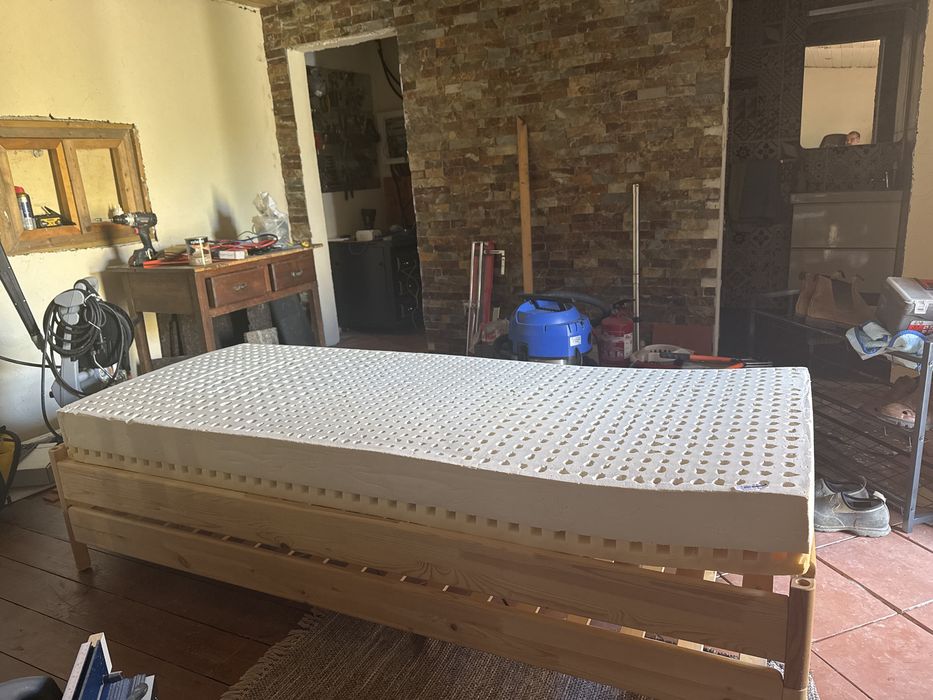 Cama dupla madeira ikea (faz 2 camas 80x2000) como nova