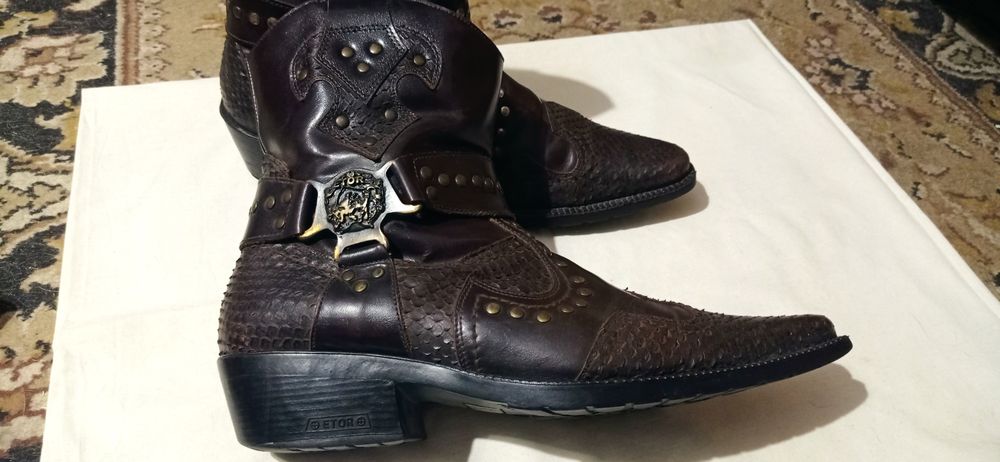 Козаки ETOR. Вживані. З натуральної шкіри та шкіри пітона