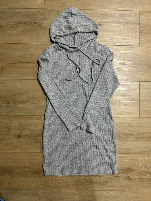 Sweterkowa sukienka z dzianiny