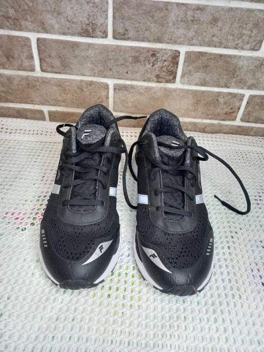 кросiвки Fila 40р