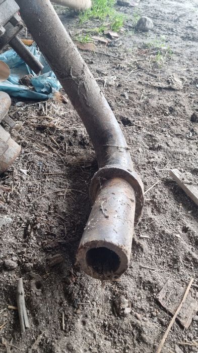 Tubos curvados laterais de reboques florestais