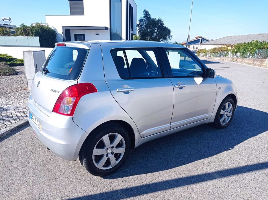 Suzuki Swift 1.3 i - 123000km - 1 dono - histórico revisões