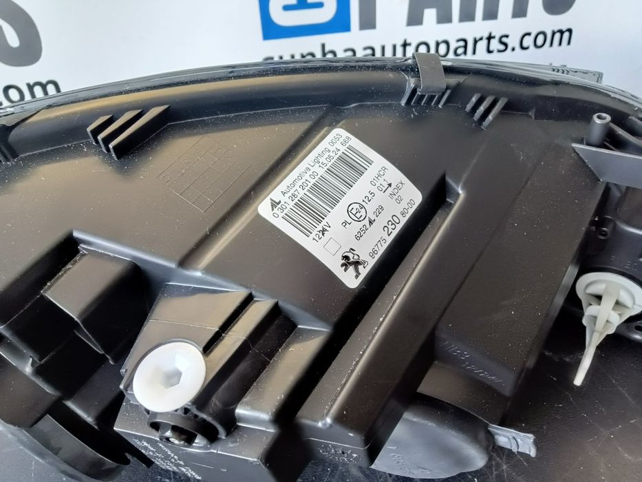 Farol Peugeot 308 II 1.6 HDI 2013/25